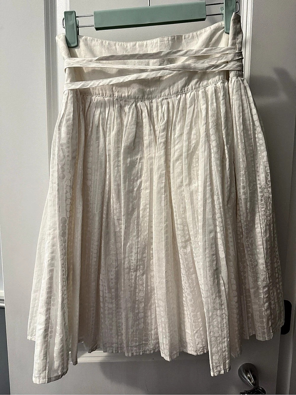 Club Monaco Women's White Mini Skirt Size 2 Like New